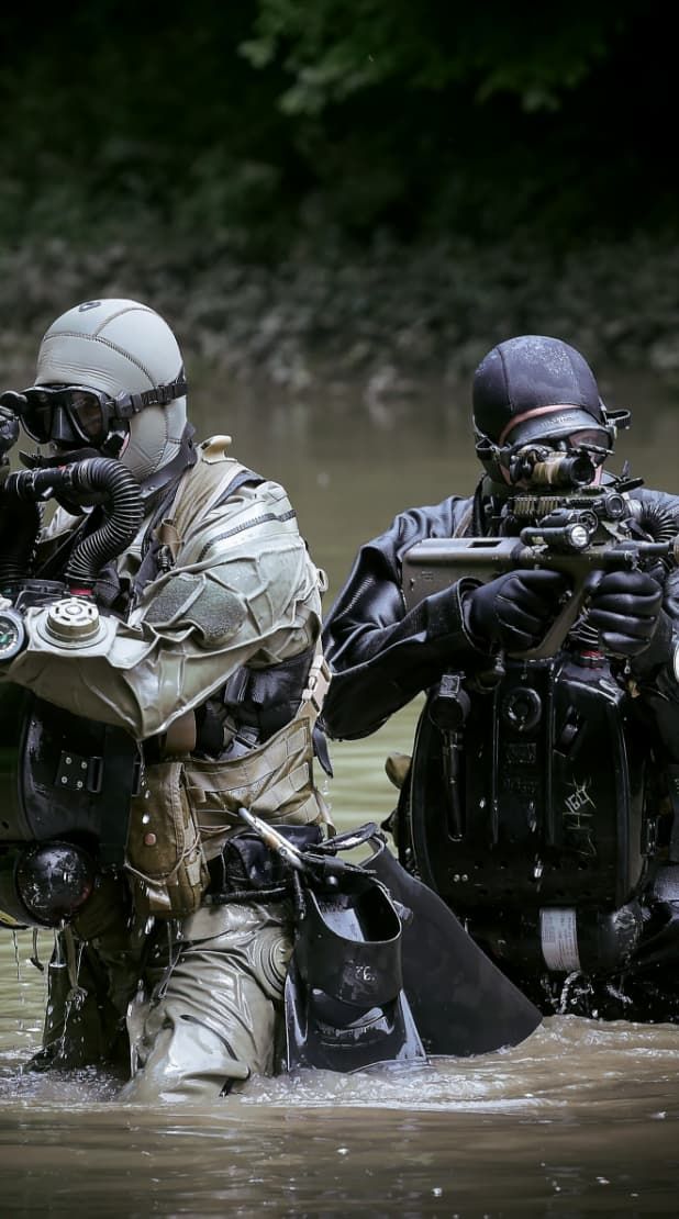 Bundesheer Spezialeinsatzkraft beim Abseilen